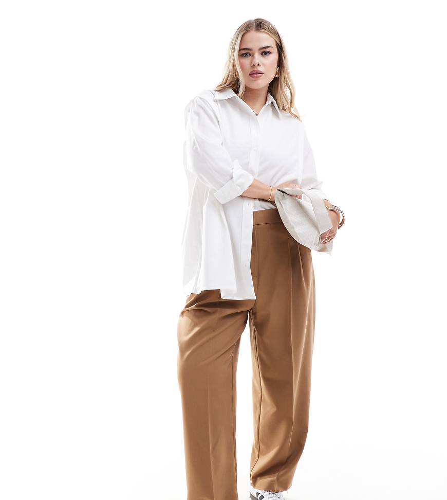 ASOS DESIGN Curve - Elegante Hose in Braun mit abgerundetem Beinschnitt ASOS DESIGN Curve - Elegante Hose in Braun mit abgerundetem Beinschnitt von ASOS Curve