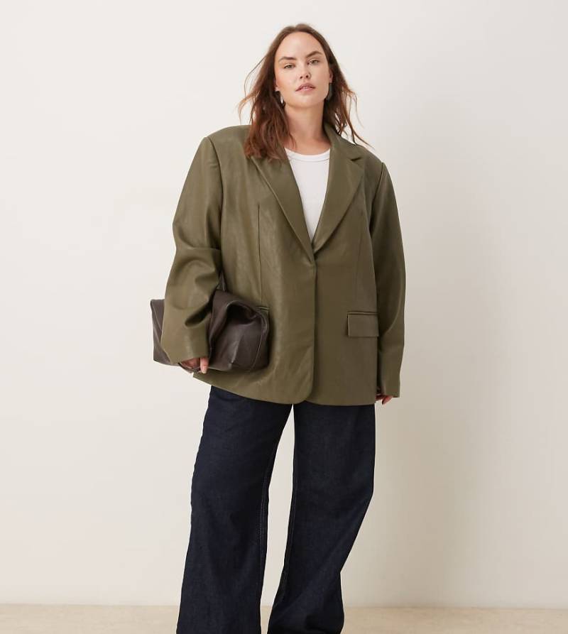ASOS DESIGN Curve - Eleganter Oversize-Blazer aus Kunstleder in Dunkelgrün von ASOS Curve