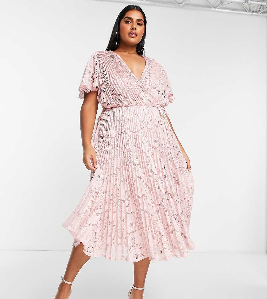 ASOS DESIGN Curve - Exklusives Plissee-Midikleid in Blush aus Spitze mit Binde-Detail-Braun ASOS DESIGN Curve - Exklusives Plissee-Midikleid in Blush aus Spitze mit Binde-Detail-Braun von ASOS Curve