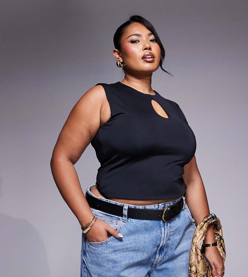 ASOS DESIGN Curve - Figurbetontes Tanktop in Schwarz mit Schlüssellochausschnitt von ASOS Curve