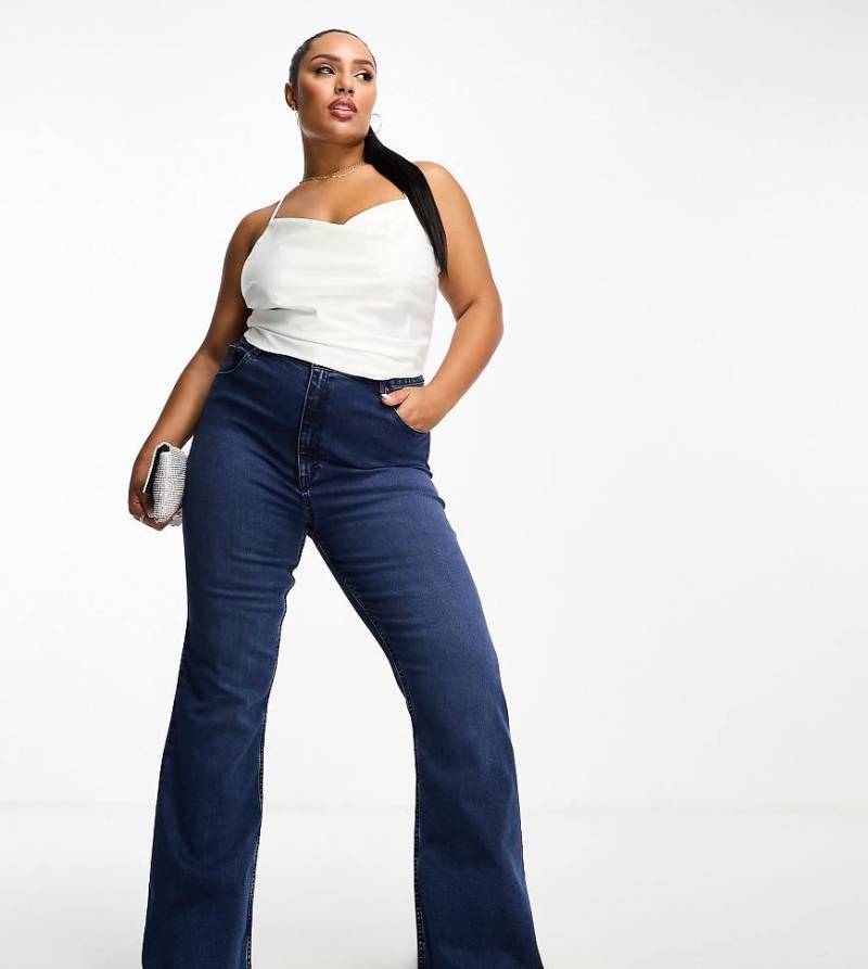 ASOS DESIGN Curve - Formende, superelastische Schlagjeans in Dunkelblau von ASOS Curve