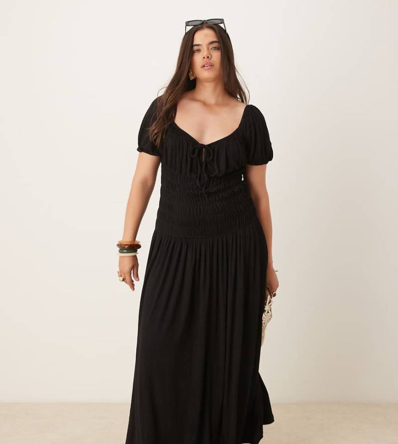 ASOS DESIGN Curve - Midi-Freizeitkleid in Schwarz mit Knittertextur, gesmokter Taille, Milchmädchen-Ausschnitt und Puffärmeln-Bunt von ASOS Curve
