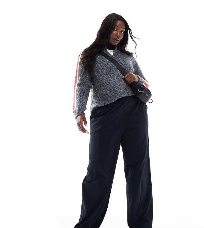 ASOS DESIGN Curve - Gerade geschnittene Jogginghose in Schwarz von ASOS Curve