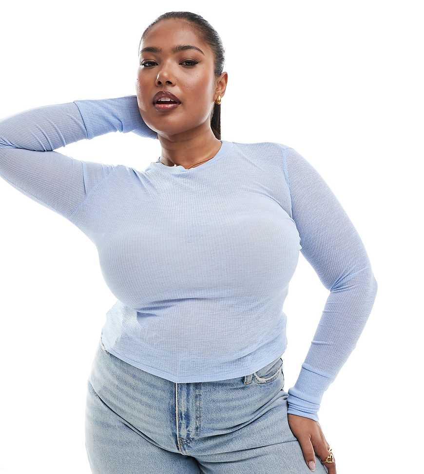 ASOS DESIGN Curve - Geripptes Baselayer-Oberteil aus Netzstoff in Hellblau mit Rundhalsausschnitt ASOS DESIGN Curve - Geripptes Baselayer-Oberteil aus Netzstoff in Hellblau mit Rundhalsausschnitt von ASOS Curve