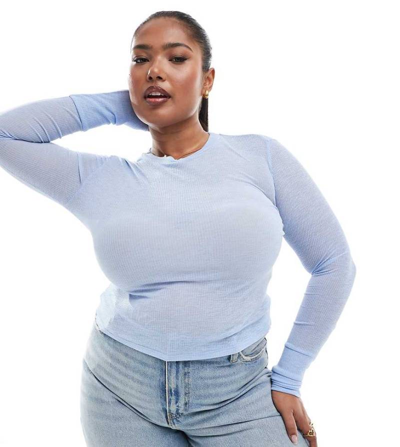 ASOS DESIGN Curve - Geripptes Baselayer-Oberteil aus Netzstoff in Hellblau mit Rundhalsausschnitt von ASOS Curve