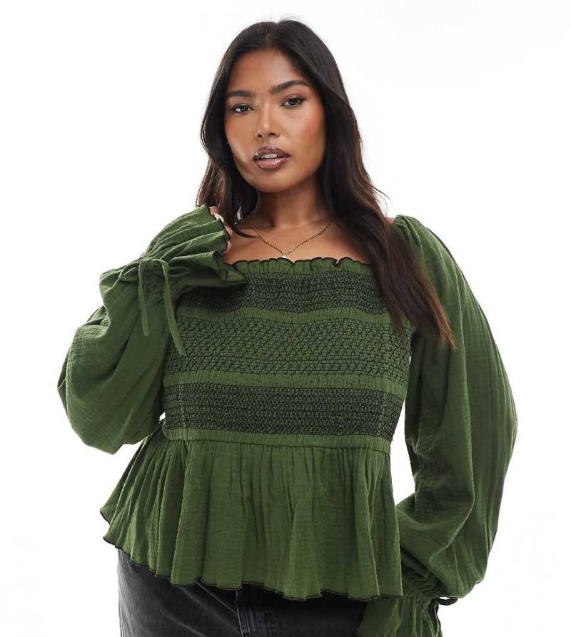 ASOS DESIGN Curve - Gesmoktes Oberteil in Grün mit eckigem Ausschnitt und Kontrastnaht von ASOS Curve