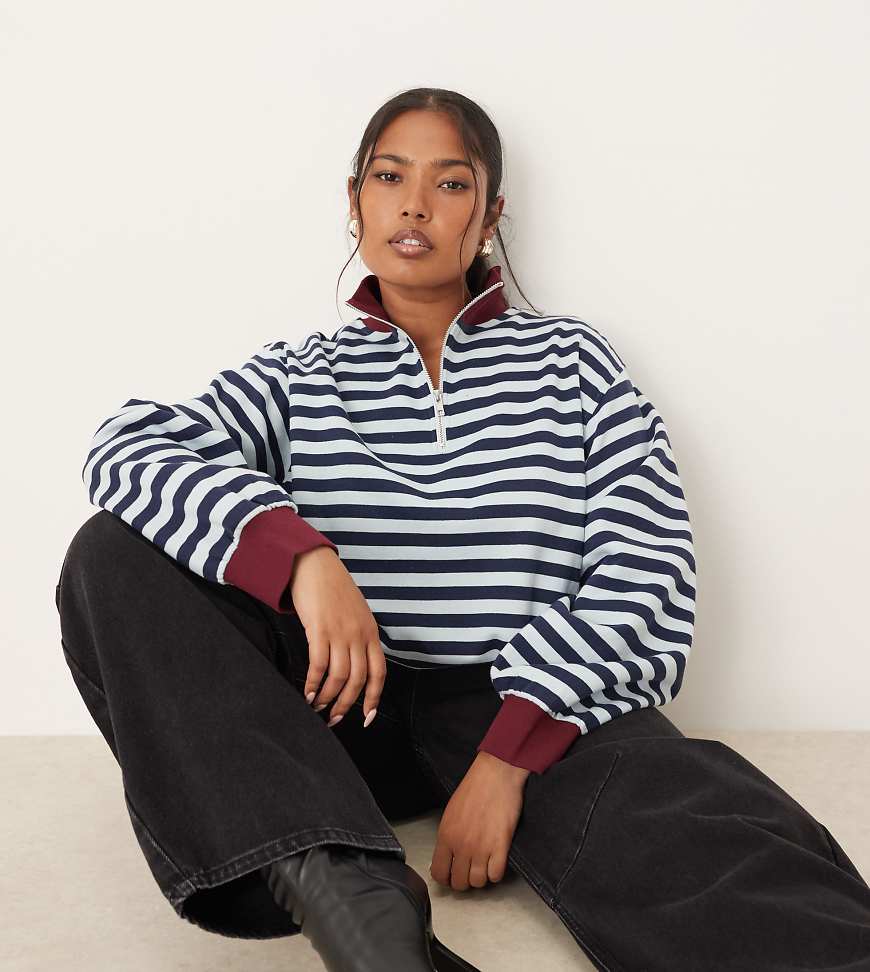 ASOS DESIGN Curve - Gestreiftes Sweatshirt in Blau und Burgunderrot mit kurzem Reißverschluss-Bunt von ASOS Curve