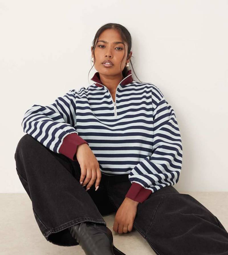 ASOS DESIGN Curve - Gestreiftes Sweatshirt in Blau und Burgunderrot mit kurzem Reißverschluss-Bunt von ASOS Curve