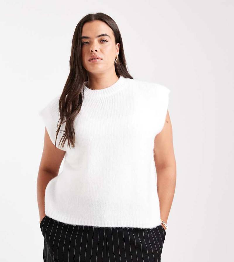 ASOS DESIGN Curve - Gestricktes, kastiges Tanktop in Cremeweiß mit Schulterdetail von ASOS Curve