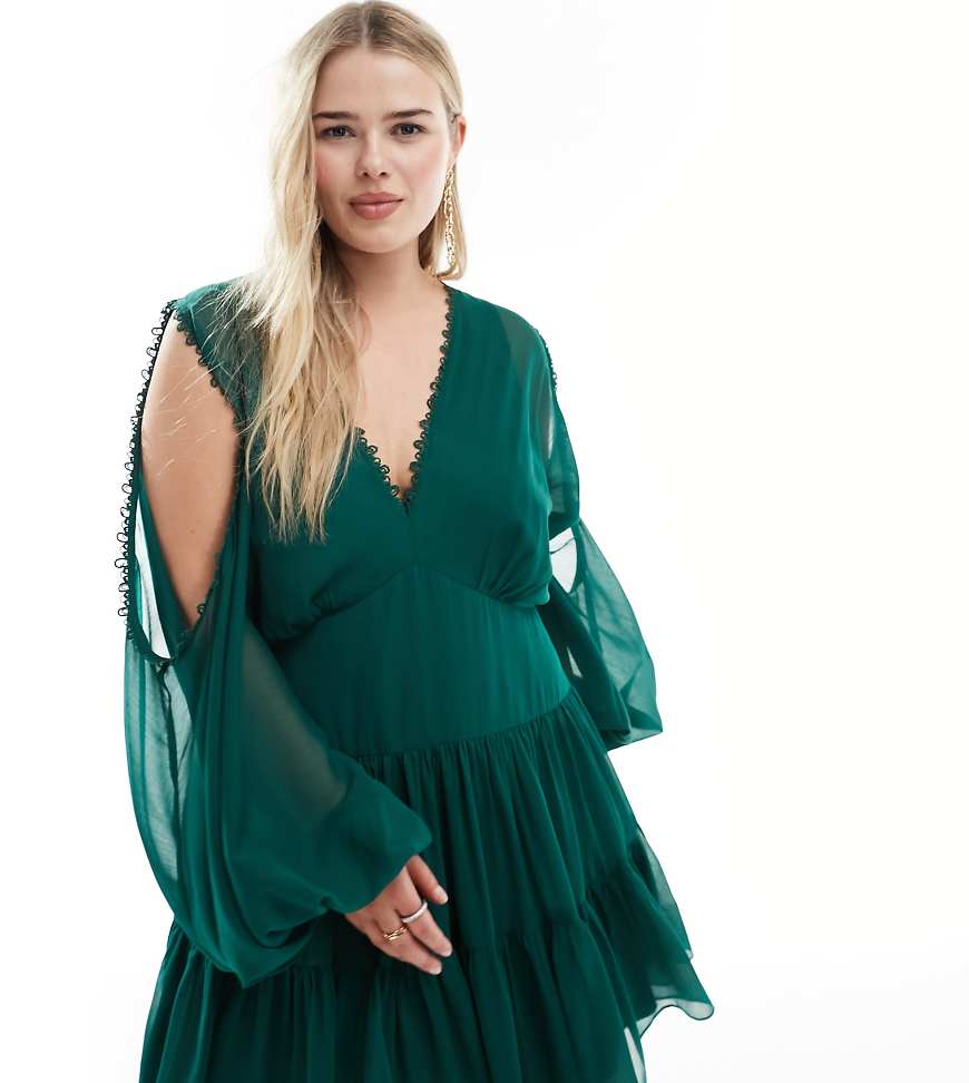 ASOS DESIGN Curve - Gestuftes Minikleid in Grün mit Schulterausschnitten und Spitzeneinsatz von ASOS Curve