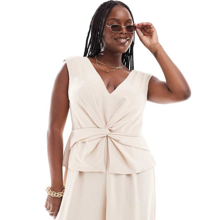 ASOS DESIGN Curve - Gewickelter Westen-Jumpsuit in Hellbeige mit V-Ausschnitt-Neutral von ASOS Curve