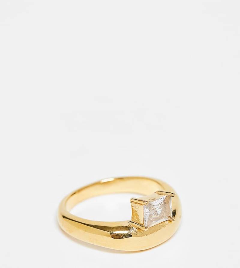 ASOS DESIGN Curve - Goldfarbener Ring aus Edelstahl im Vintage-Stil mit eingefasster Steinverzierung von ASOS Curve