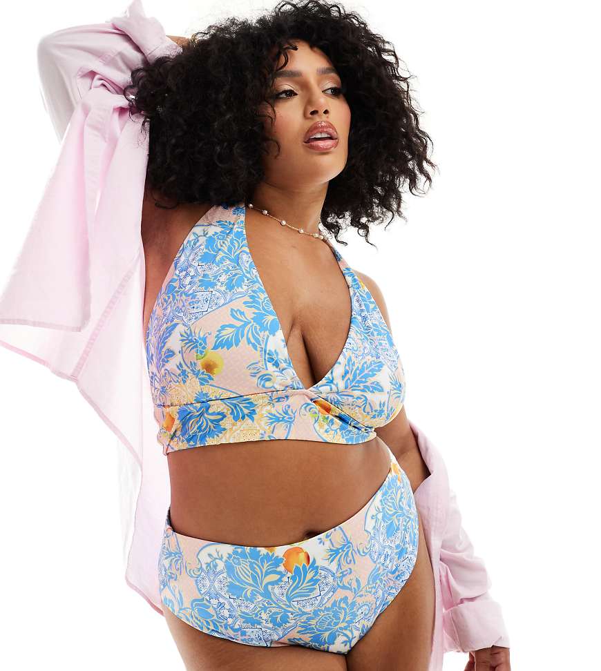 ASOS DESIGN Curve - Hailey - Triangel-Bikinioberteil mit hohem Trägeransatz und Barockmuster-Bunt ASOS DESIGN Curve - Hailey - Triangel-Bikinioberteil mit hohem Trägeransatz und Barockmuster-Bunt von ASOS Curve