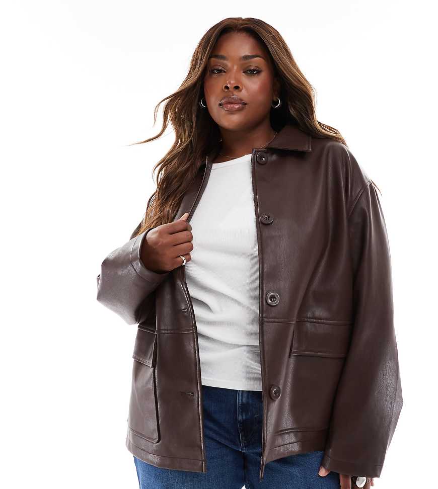 ASOS DESIGN Curve - Harrington-Jacke in schokobrauner Leder-Optik von ASOS Curve
