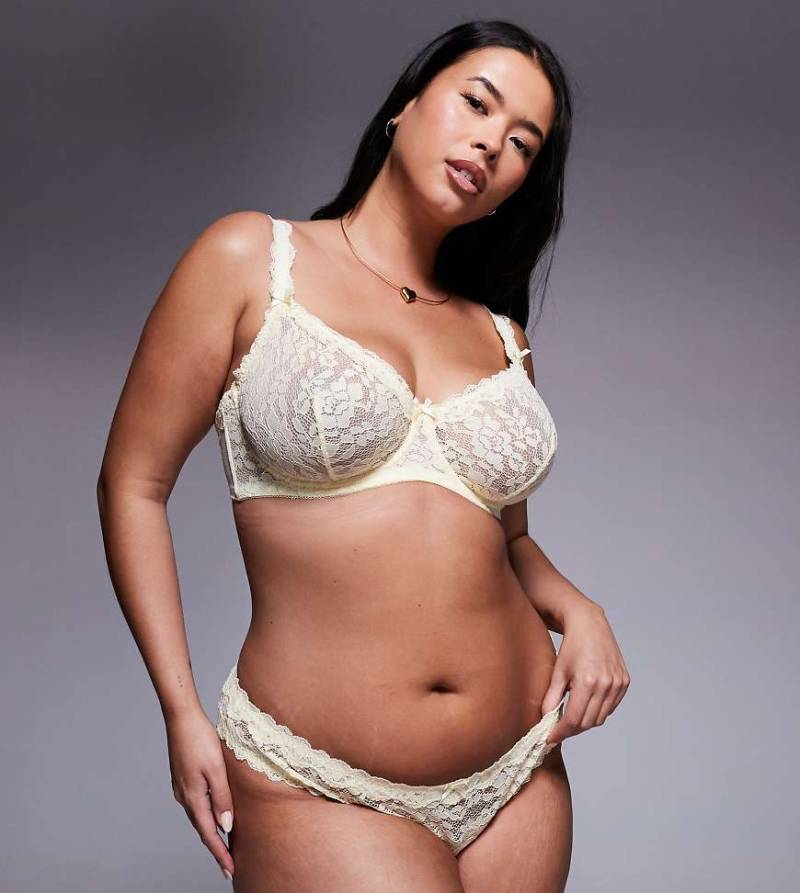 ASOS DESIGN Curve - Hazel - Brazilian-Slip aus Spitze in Buttermilchgelb mit Spitzenborte von ASOS Curve
