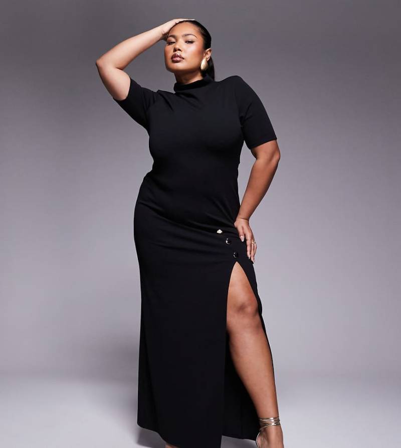 ASOS DESIGN Curve - Hochgeschlossenes, kurzärmliges Maxi-Bleistiftkleid in Schwarz mit Schlitz mit großen goldfarbenen Knöpfen von ASOS Curve