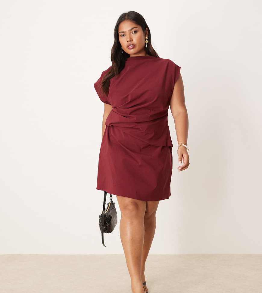 ASOS DESIGN Curve - Hochgeschlossenes, plissiertes Bengaline-Minikleid in Burgunderrot-Orange ASOS DESIGN Curve - Hochgeschlossenes, plissiertes Bengaline-Minikleid in Burgunderrot-Orange von ASOS Curve