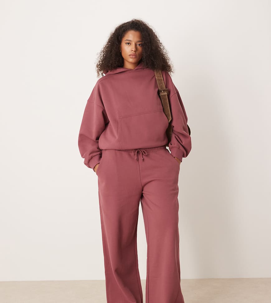 ASOS DESIGN Curve - Hochwertige, schwere Jogginghose in Dunkelrosa mit Ziernähten und weitem Bein, 500 g/m²-Lila ASOS DESIGN Curve - Hochwertige, schwere Jogginghose in Dunkelrosa mit Ziernähten und weitem Bein, 500 g/m²-Lila von ASOS Curve