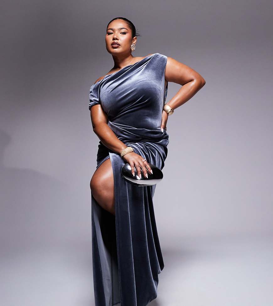 ASOS DESIGN Curve - Hochwertiges Samt-Maxikleid in Anthrazit mit asymmetrischer Drapierung und Seitenschlitz-Marineblau ASOS DESIGN Curve - Hochwertiges Samt-Maxikleid in Anthrazit mit asymmetrischer Drapierung und Seitenschlitz-Marineblau von ASOS Curve