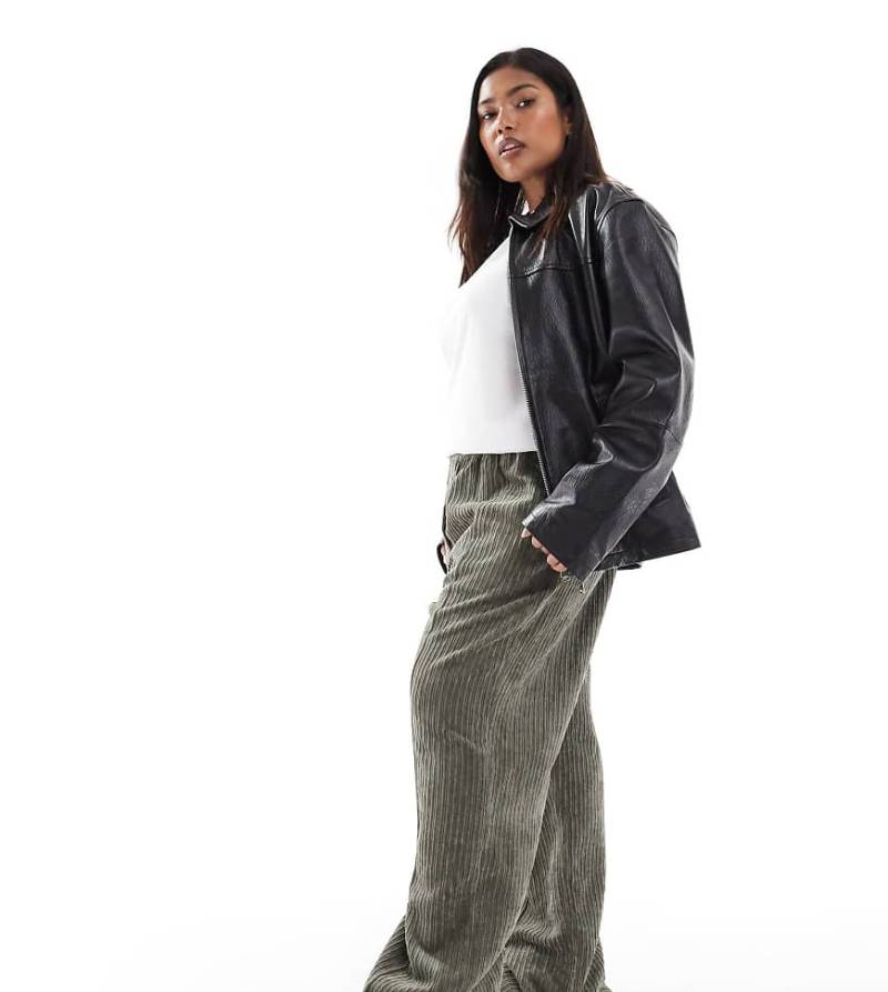 ASOS DESIGN Curve - Hose zum Überziehen aus Cord in Khaki-Grün von ASOS Curve