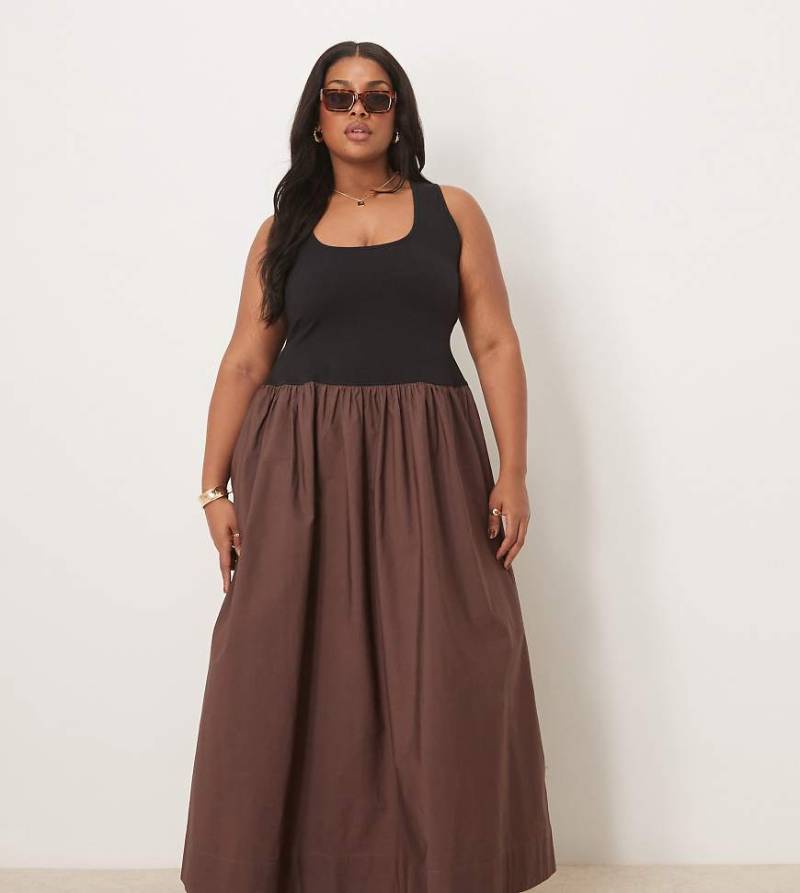 ASOS DESIGN Curve - Hybrid-Maxikleid in Schokobraun mit U-Ausschnitt-Bunt von ASOS Curve