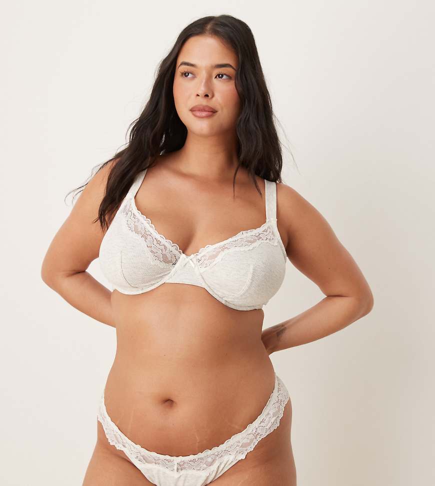 ASOS DESIGN Curve - Jaye - Tanga in Grau meliert mit Spitzenborte in Creme ASOS DESIGN Curve - Jaye - Tanga in Grau meliert mit Spitzenborte in Creme von ASOS Curve