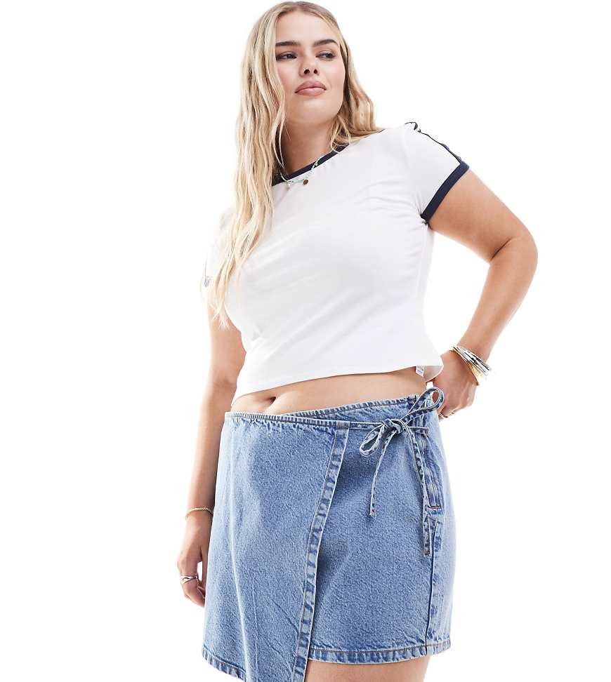 ASOS DESIGN Curve - Jeans-Skort in mittelblauer Waschung von ASOS Curve
