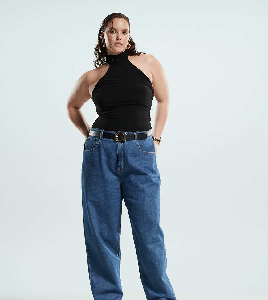 ASOS DESIGN Curve - Jeans in Mittelblau mit abgerundetem Beinschnitt ASOS DESIGN Curve - Jeans in Mittelblau mit abgerundetem Beinschnitt von ASOS Curve