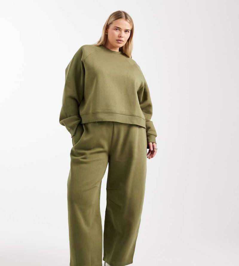 ASOS DESIGN Curve - Jogginghose in Khaki mit weicher Innenseite und abgerundetem Beinschnitt-Grün ASOS DESIGN Curve - Jogginghose in Khaki mit weicher Innenseite und abgerundetem Beinschnitt-Grün von ASOS Curve