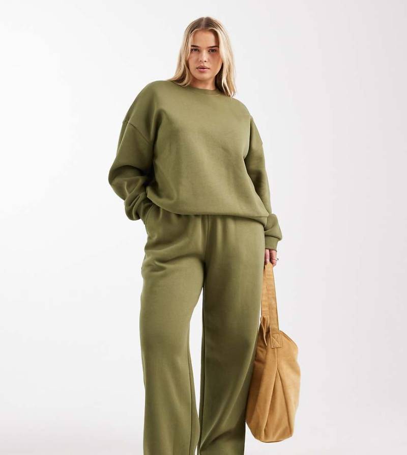 ASOS DESIGN Curve - Jogginghose in Khaki mit weicher Innenseite und weitem Bein-Grün ASOS DESIGN Curve - Jogginghose in Khaki mit weicher Innenseite und weitem Bein-Grün von ASOS Curve