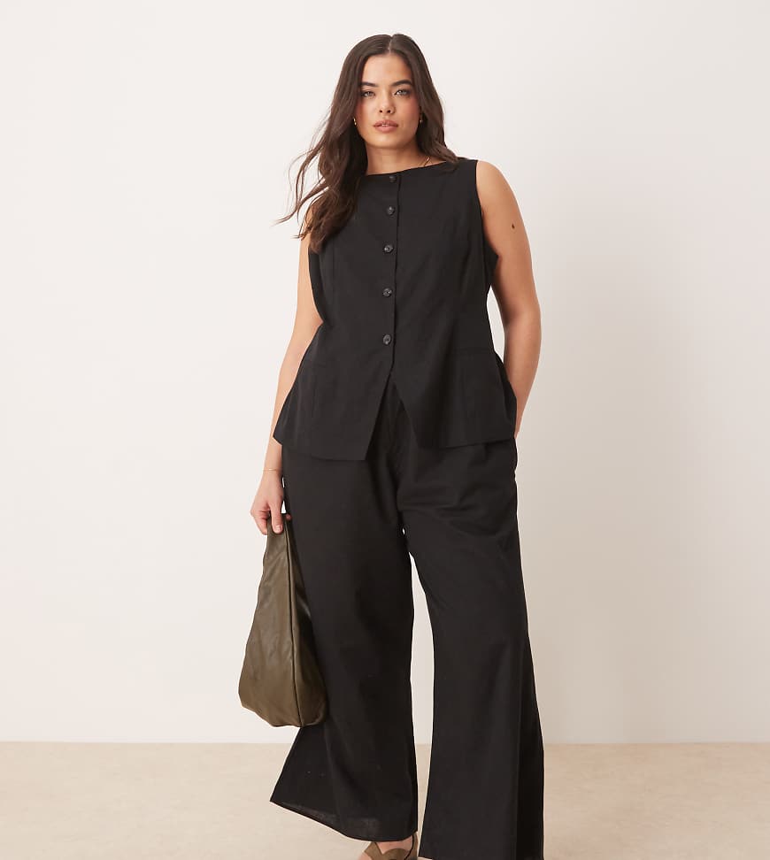 ASOS DESIGN Curve - Jumpsuit in Schwarz mit Button-Down-Weste ASOS DESIGN Curve - Jumpsuit in Schwarz mit Button-Down-Weste von ASOS Curve