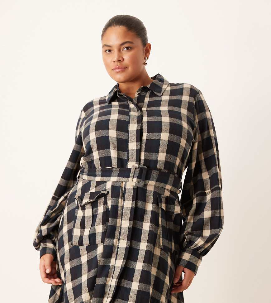 ASOS DESIGN Curve - Kariertes Mini-Hemdblusenkleid in Schwarz und Hellbraun mit Gürtel-Bunt ASOS DESIGN Curve - Kariertes Mini-Hemdblusenkleid in Schwarz und Hellbraun mit Gürtel-Bunt von ASOS Curve