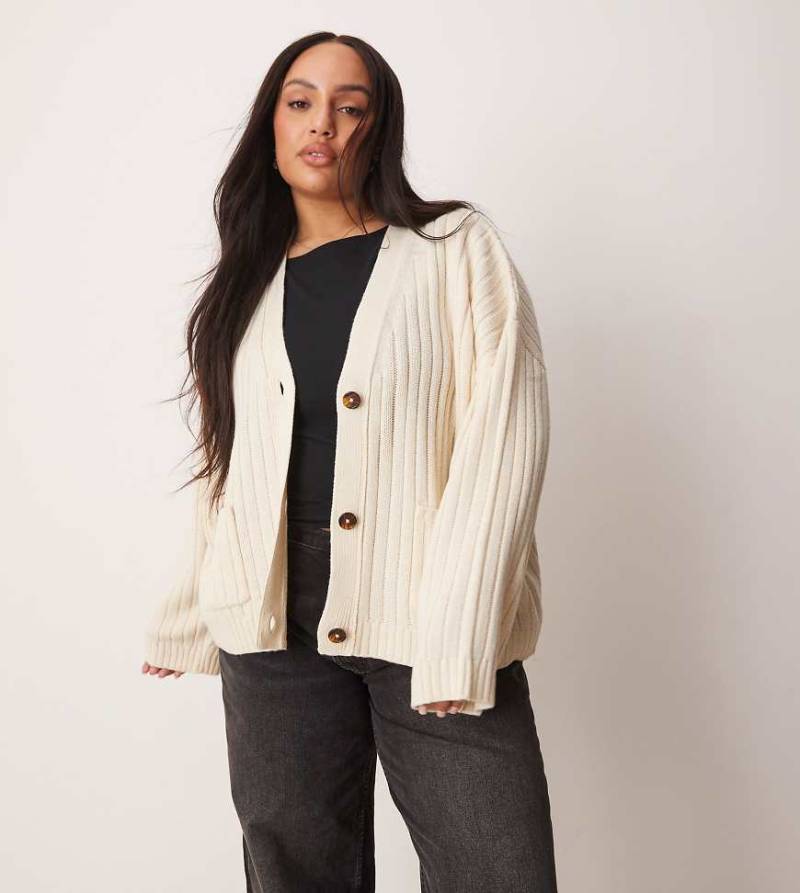 ASOS DESIGN Curve - Kastige, gerippte Longline-Strickjacke in Creme-Weiß von ASOS Curve