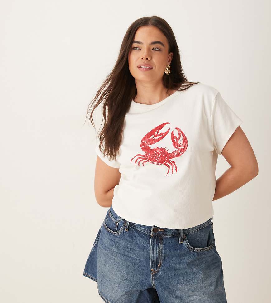 ASOS DESIGN Curve - Knapp geschnittenes T-Shirt in Cremeweiß mit Krabben-Print ASOS DESIGN Curve - Knapp geschnittenes T-Shirt in Cremeweiß mit Krabben-Print von ASOS Curve