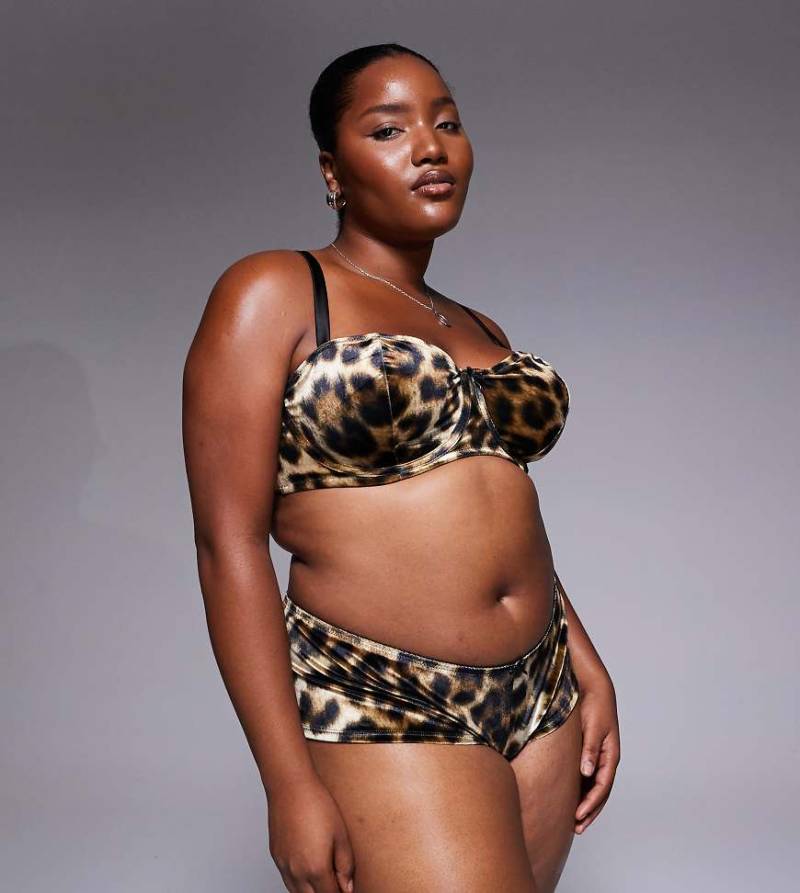 ASOS DESIGN Curve - Kora - Hipster-Slip aus Samt in Braun mit Leopardenmuster-Brown von ASOS Curve