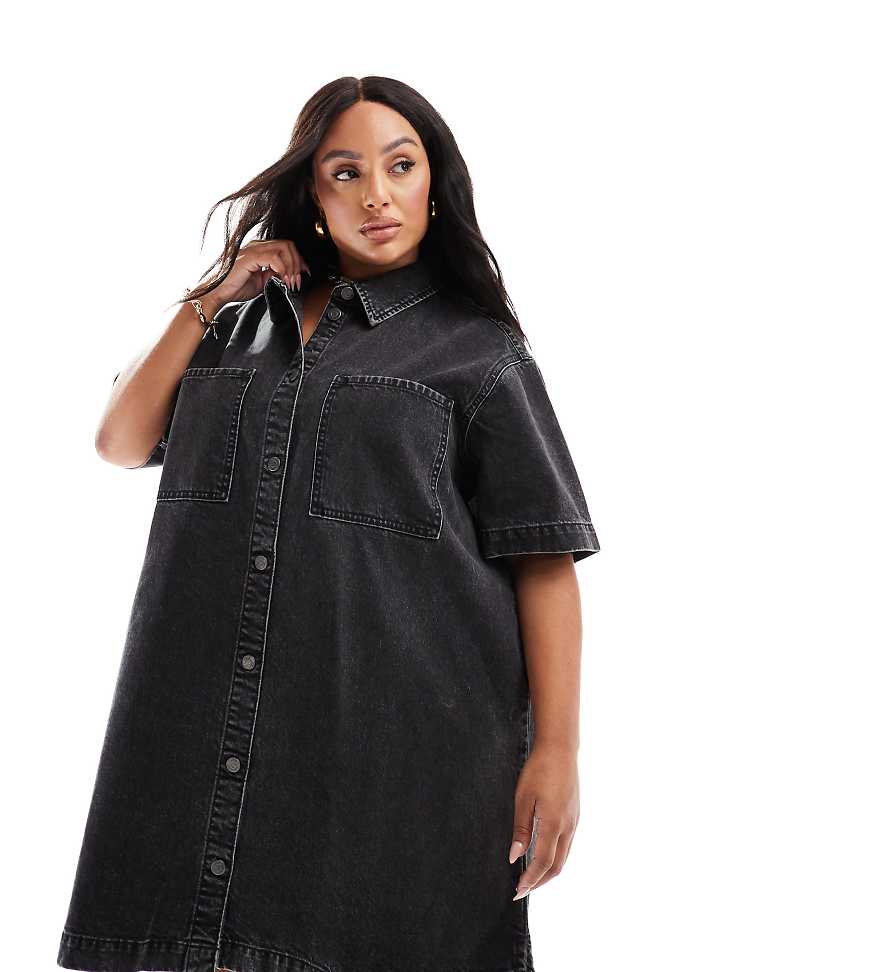 ASOS DESIGN Curve - Kurzärmliges Jeans-Hemdkleid in verwaschenem Schwarz von ASOS Curve