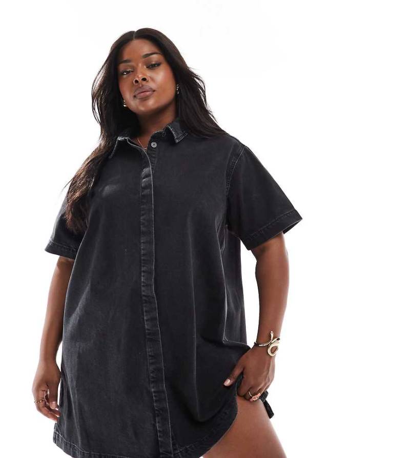 ASOS DESIGN Curve - Kurzärmliges Jeans-Hemdkleid in verwaschenem Schwarz von ASOS Curve