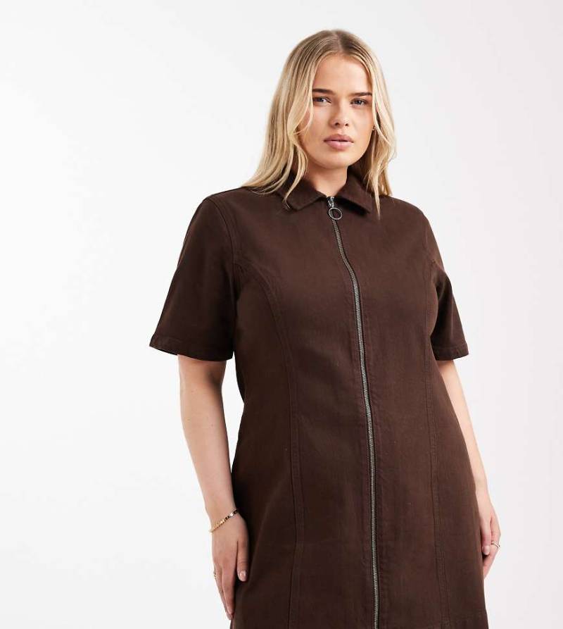 ASOS DESIGN Curve - Kurzärmliges Minikleid aus Denim in schokobrauner Waschung mit durchgehendem Reißverschluss-Brown von ASOS Curve
