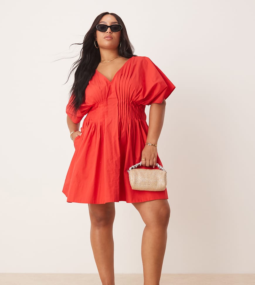 ASOS DESIGN Curve - Kurzärmliges Minikleid in Rot mit V-Ausschnitt und schmalen Biesen von ASOS Curve