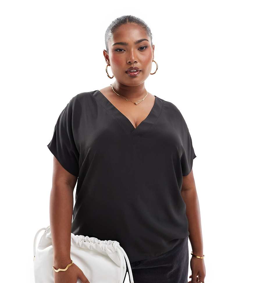 ASOS DESIGN Curve - Kurzärmliges Oberteil in Schwarz mit V-Ausschnitt von ASOS Curve
