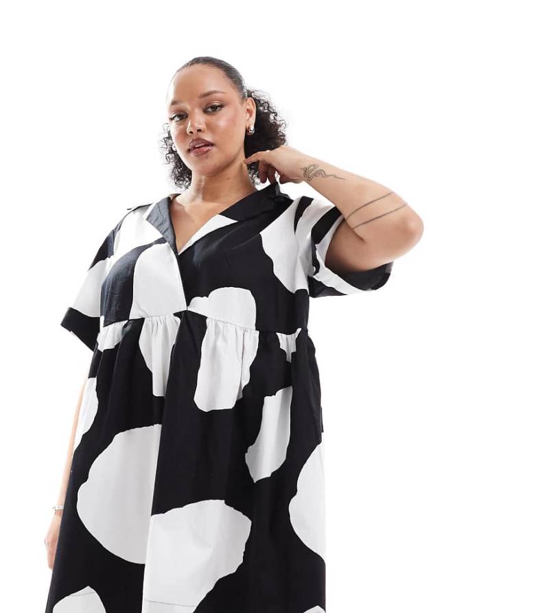 ASOS DESIGN Curve - Kurzes Hemdblusenkleid in Schwarz-Weiß mit Korsettsaum, Reverskragen und verwischtem Muster-Bunt von ASOS Curve
