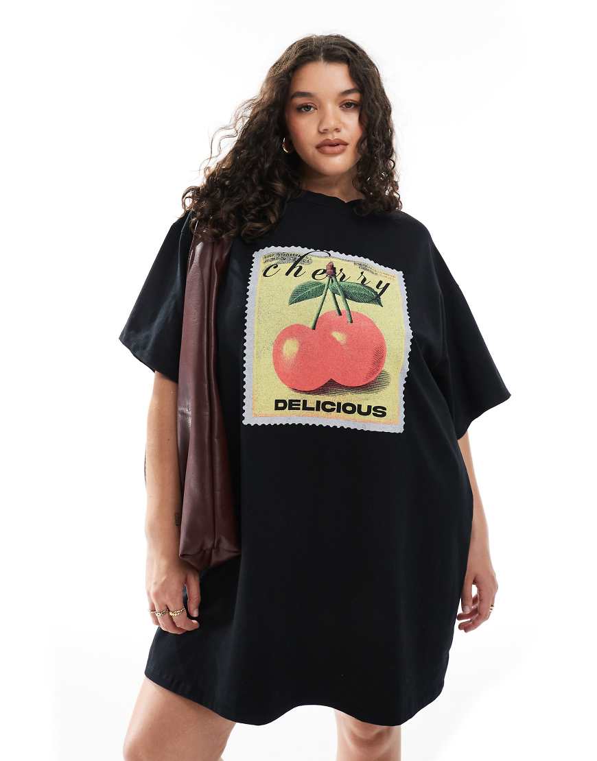 ASOS DESIGN Curve - Kurzes T-Shirt-Kleid in Schwarz mit Grafikprint und Oversize-Passform-Bunt ASOS DESIGN Curve - Kurzes T-Shirt-Kleid in Schwarz mit Grafikprint und Oversize-Passform-Bunt von ASOS Curve