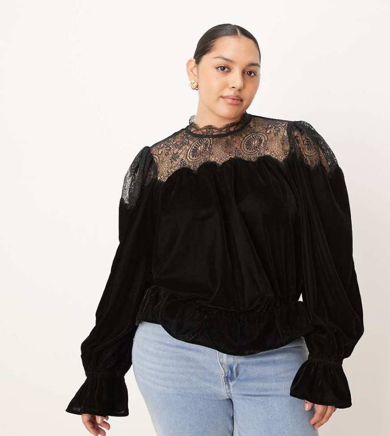 ASOS DESIGN Curve - Langärmlige, hochgeschlossene Bluse aus Samt-Spitzen-Mix in Schwarz von ASOS Curve