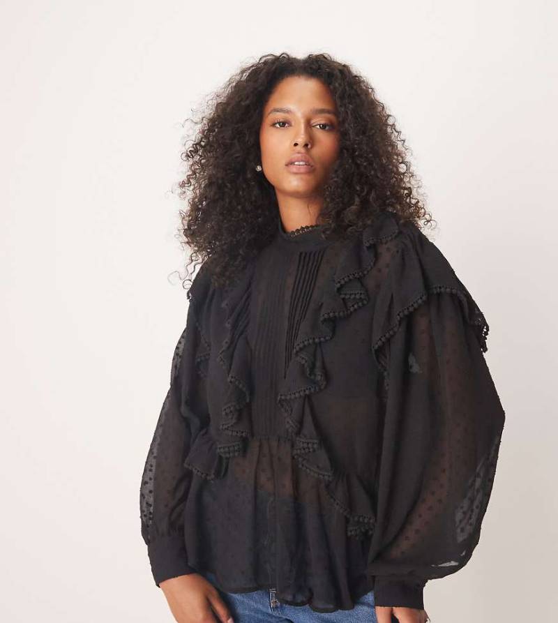 ASOS DESIGN Curve - Langärmlige Bluse in Schwarz mit Rüschen und Stickerei von ASOS Curve