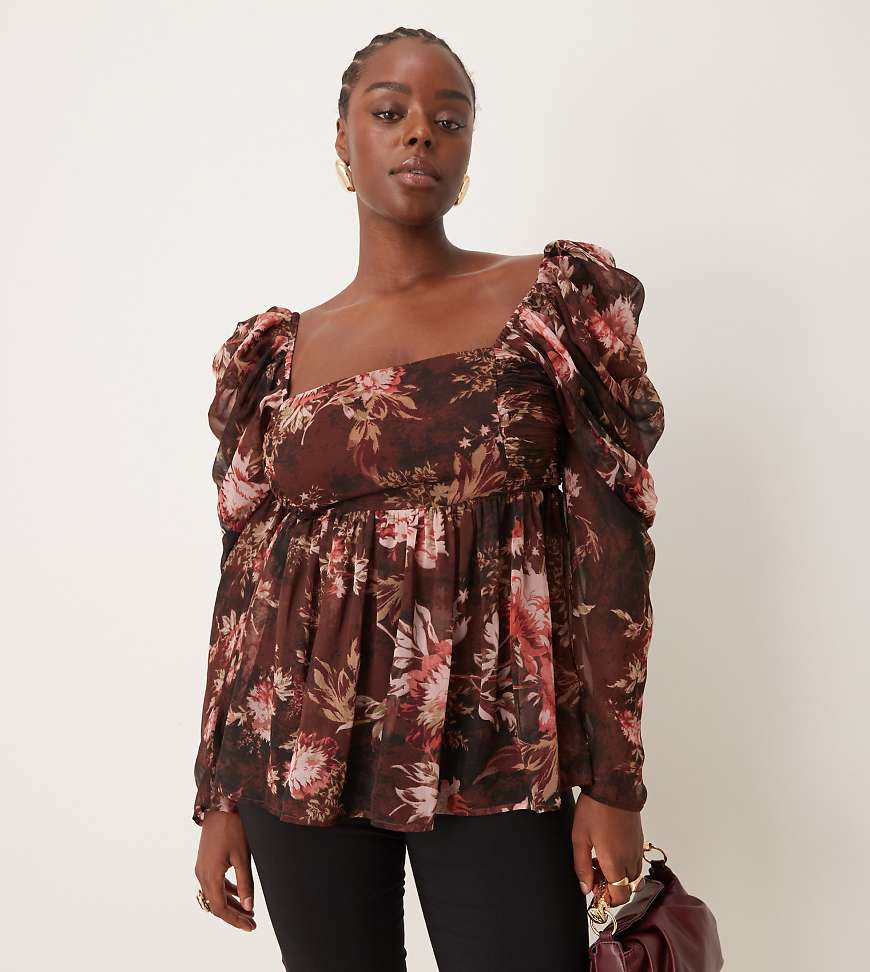 ASOS DESIGN Curve - Langärmliges, luftiges Chiffon-Oberteil mit eckigem Ausschnitt und Blumenmuster-Bunt von ASOS Curve
