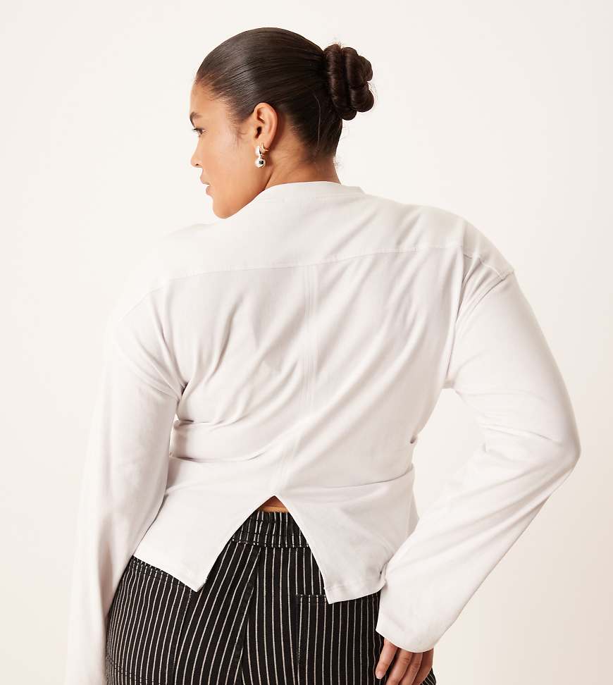 ASOS DESIGN Curve - Langärmliges Korsett-T-Shirt in Weiß von ASOS Curve