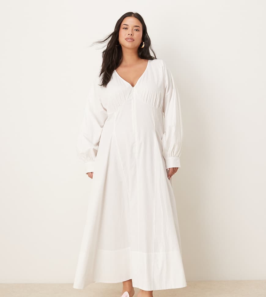ASOS DESIGN Curve - Langärmliges Maxikleid aus Popeline in Weiß mit V-Ausschnitt von ASOS Curve