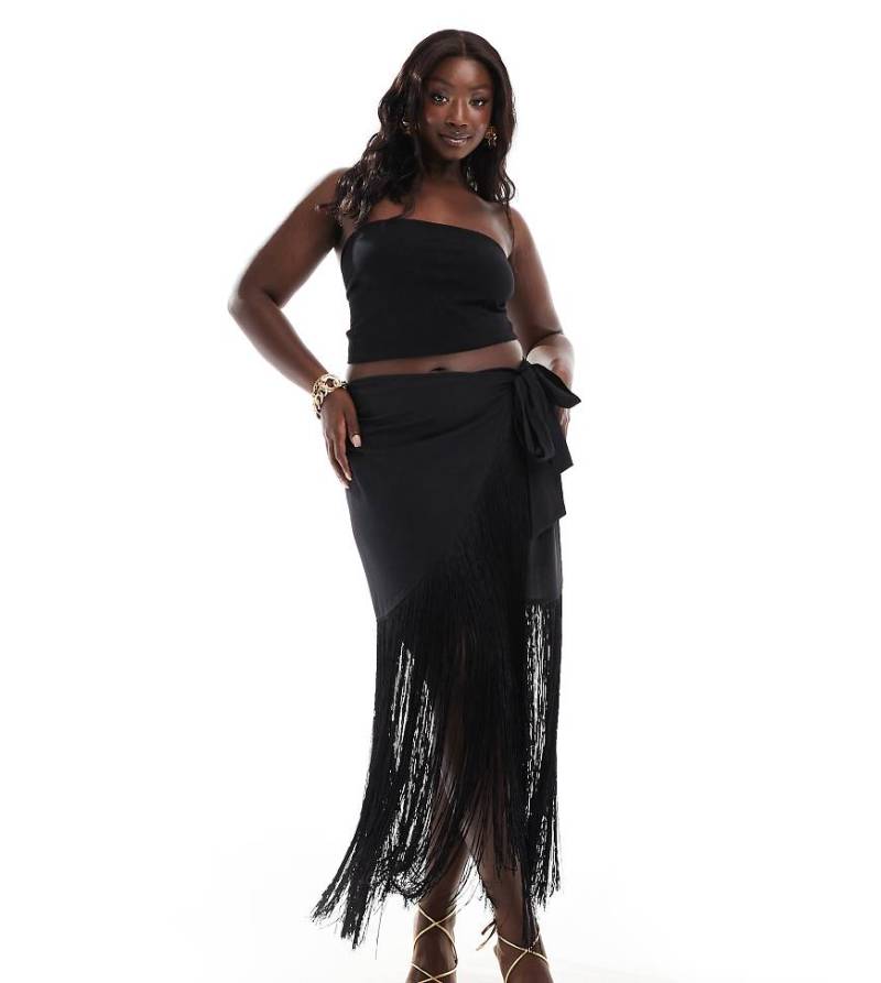 ASOS DESIGN Curve - Langer Wickelrock in Schwarz aus Satin mit Fransen von ASOS Curve
