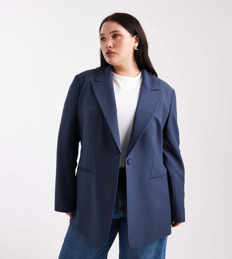 ASOS DESIGN Curve - Locker geschnittener Blazer in Marineblau von ASOS Curve