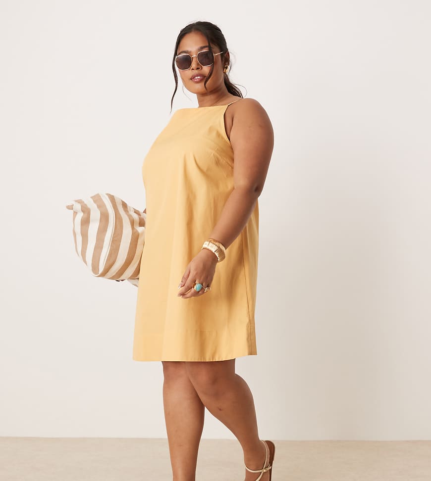 ASOS DESIGN Curve - Locker geschnittenes Minikleid in Sandgold mit U-Boot-Ausschnitt-Gelb ASOS DESIGN Curve - Locker geschnittenes Minikleid in Sandgold mit U-Boot-Ausschnitt-Gelb von ASOS Curve